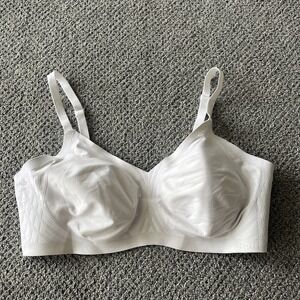 Honey Love Bra In White 1X. Honey Love